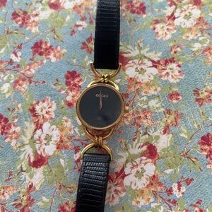 Gucci Black and Gold Watch 6000L read description!